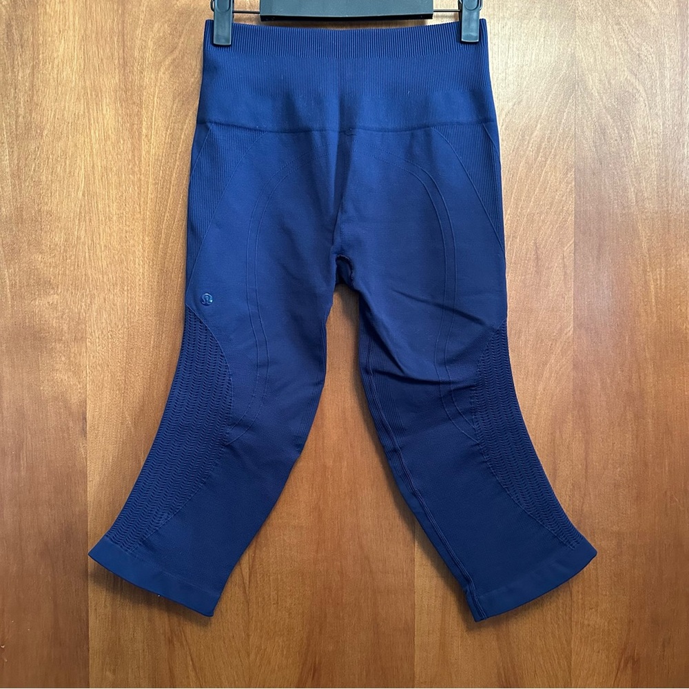 Lululemon‎ Flow and Go Crop Leggings Navy Blue 6